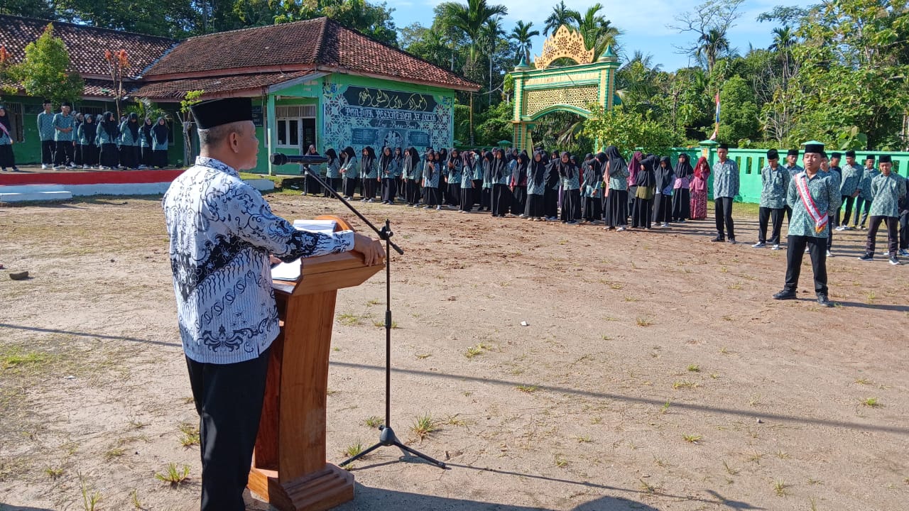 Pondok Pesantren Al-Falah Krui Gelar Upacara Hari Kesaktian Pancasila