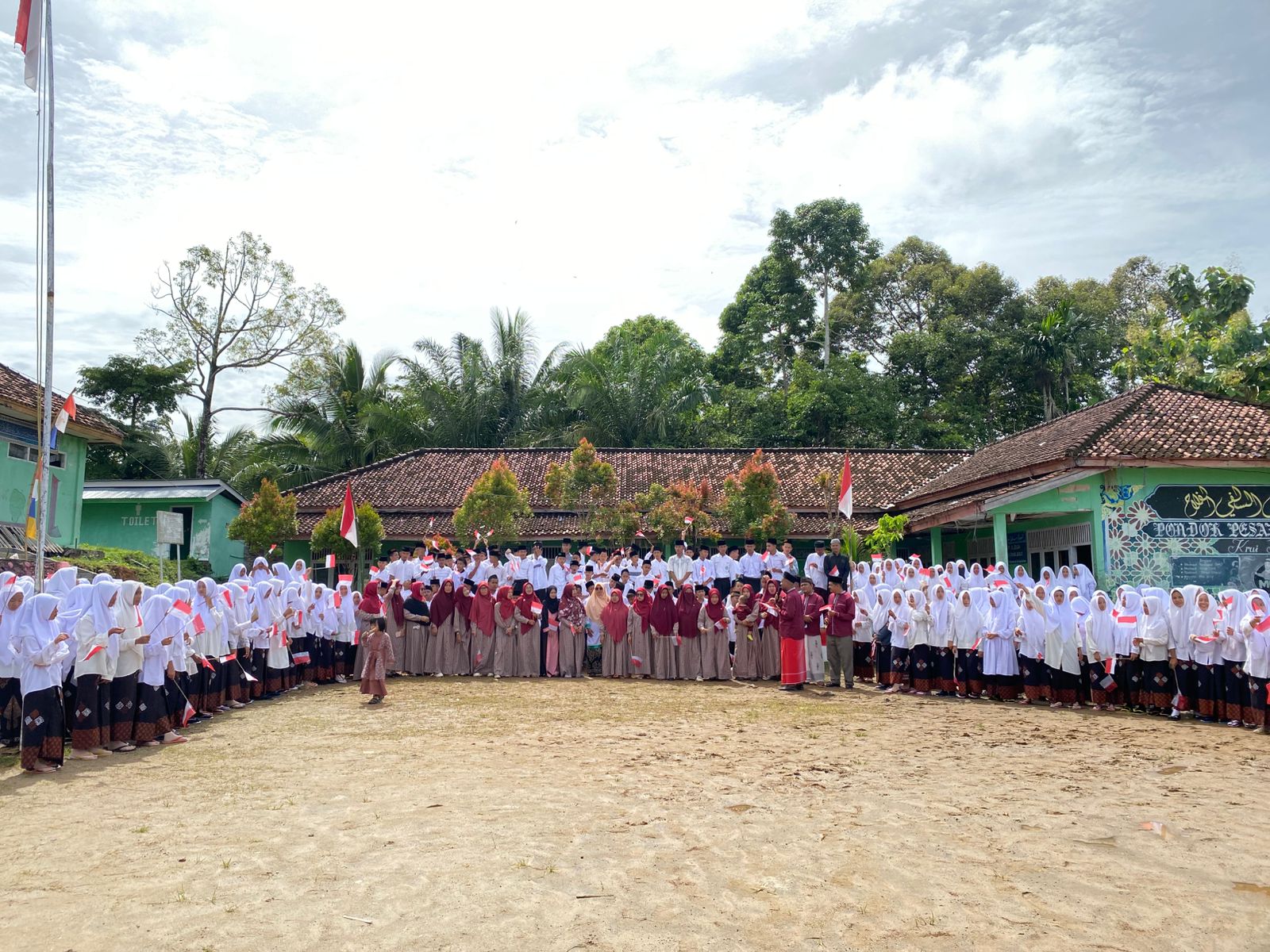 Pondok Pesantren Al-Falah Krui Gelar Hari Santri Nasional 2025: Mengawal Indonesia Merdeka Menuju Peradaban Dunia