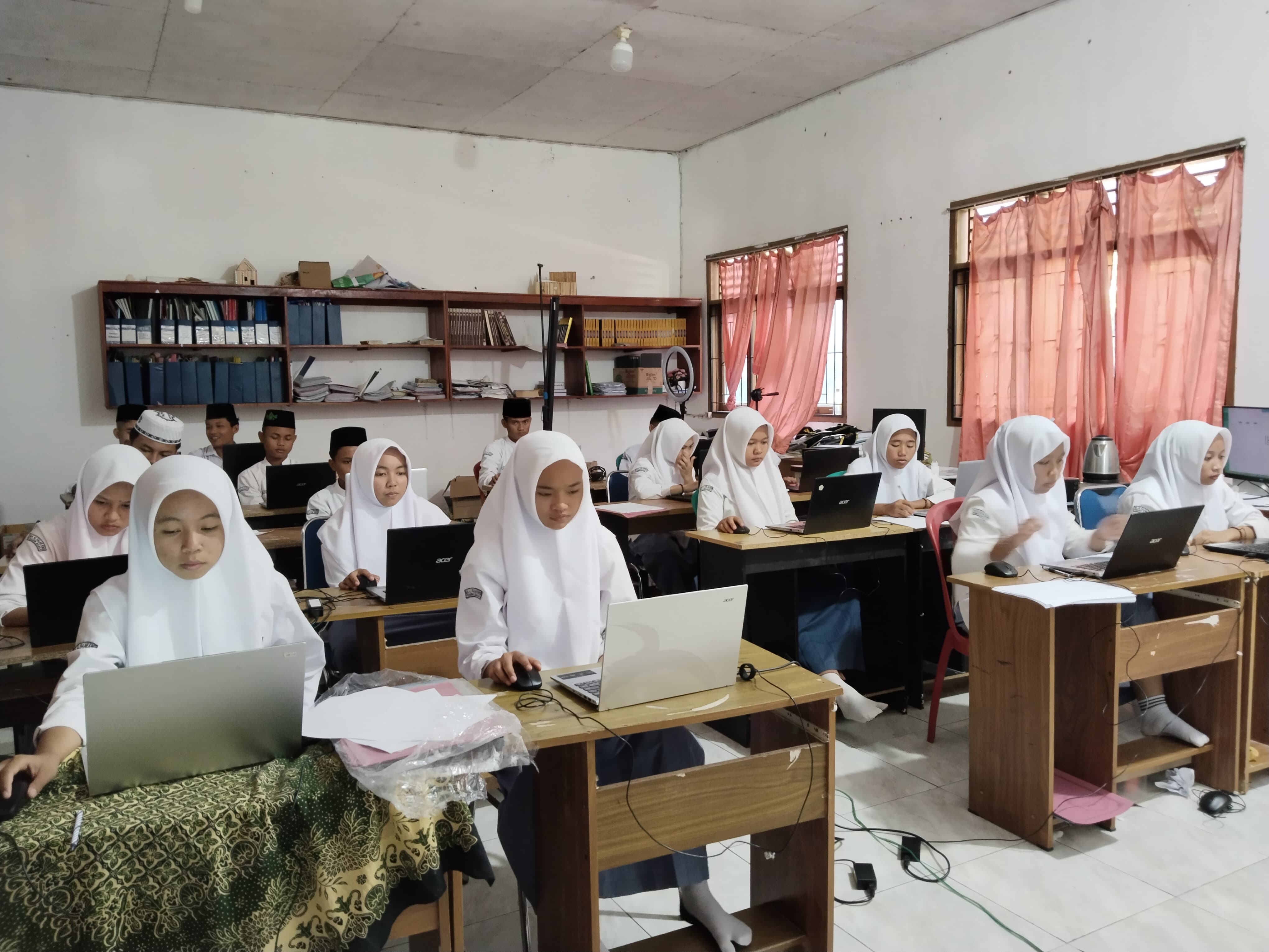 Pelaksanaan ANBK MTs Al-Falah Krui